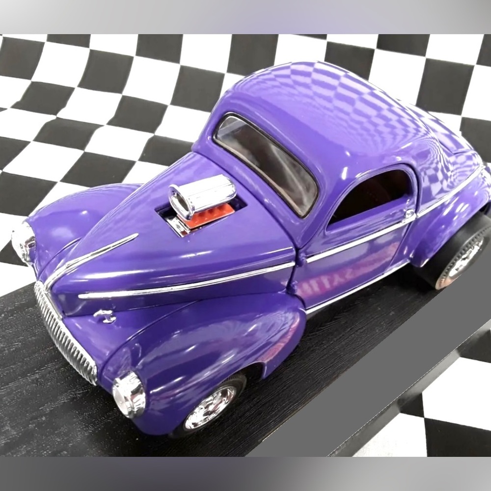 Road Signature Die Cast Metal Deluxe Collection 1941 Willys.